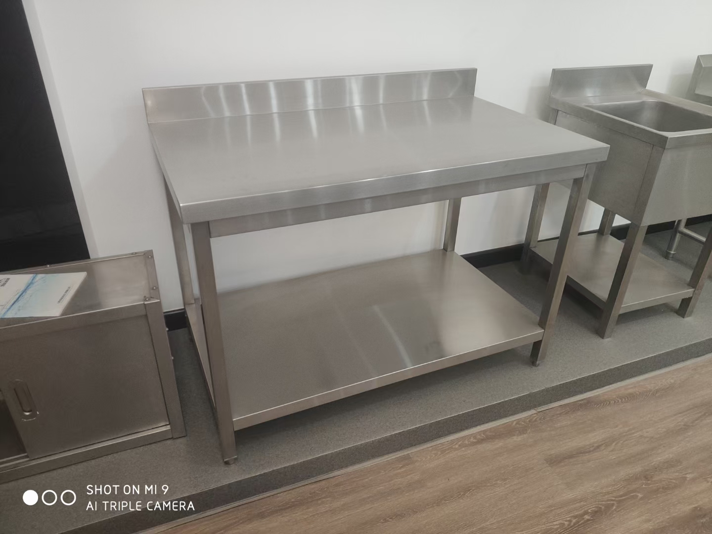 Commercial Other Service Equip - مراجعة Commercial Kitchen Backsplash وسعره